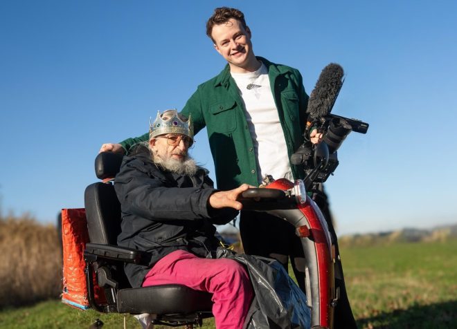 Pieter Busman filmt een van zijn buitenbeentjes buiten